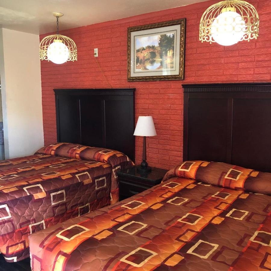 Economy Inn פרמינגטון מראה חיצוני תמונה